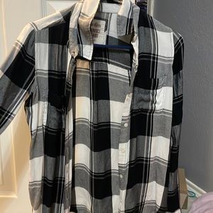 Perfect flannel! Super comfy and soft perfect for winter!
